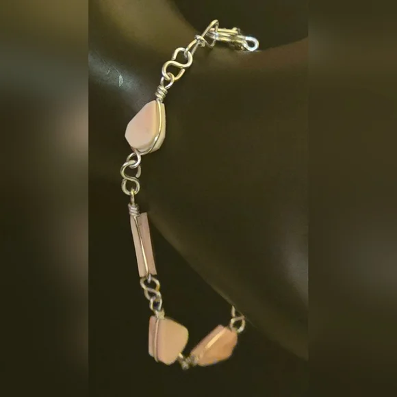 Pink beaded braclet - Picture 3 of 3